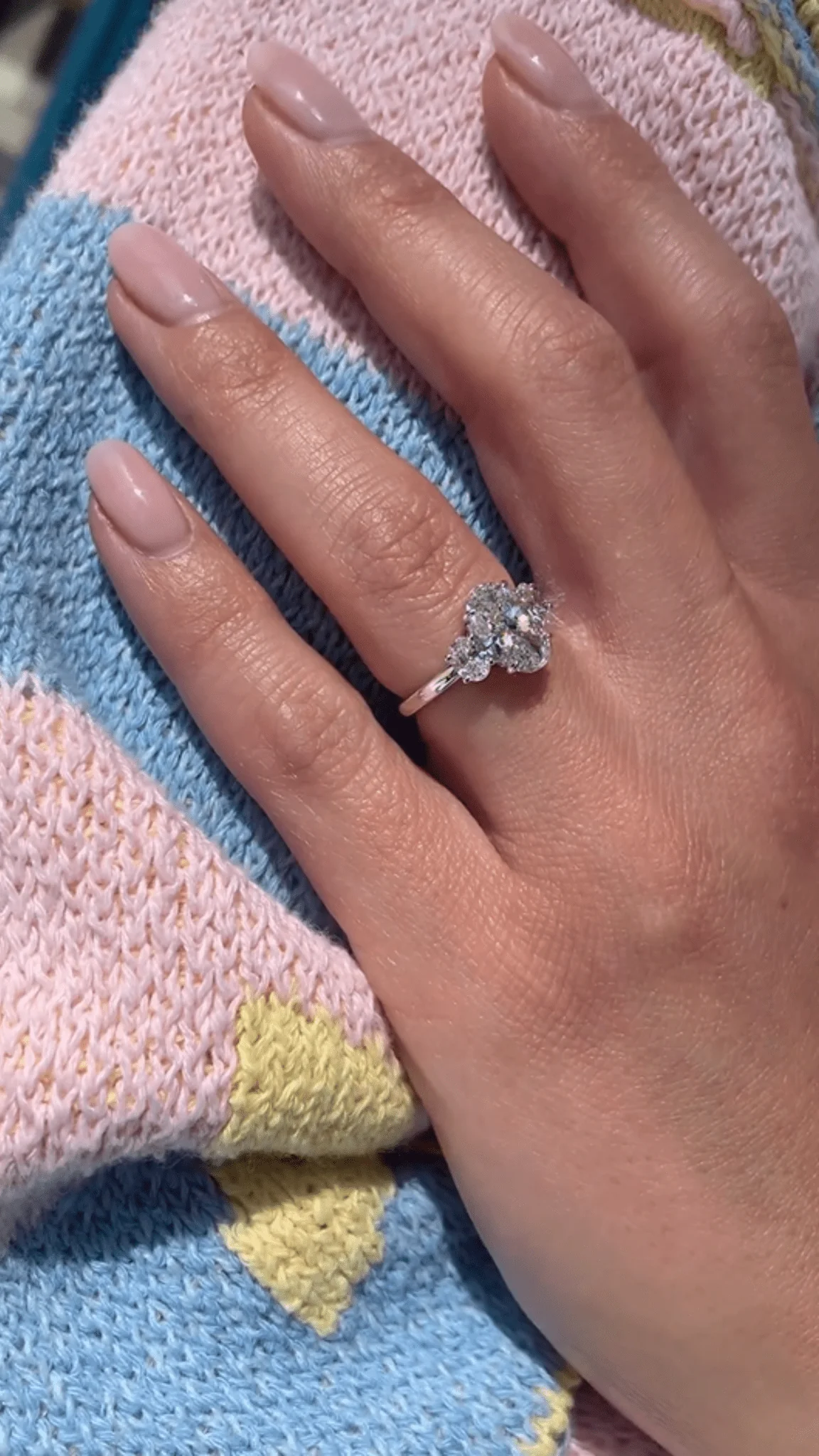 1.00 Carats Oval Cut Lab Grown Diamond Engagement Ring - Image 16