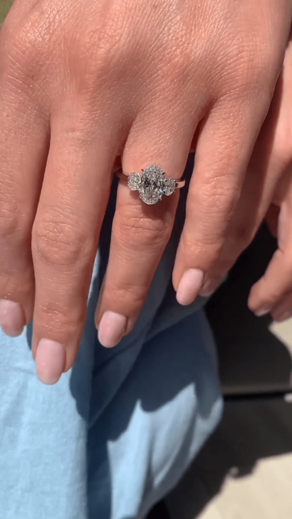 1.00 Carats Oval Cut Lab Grown Diamond Engagement Ring - Image 3