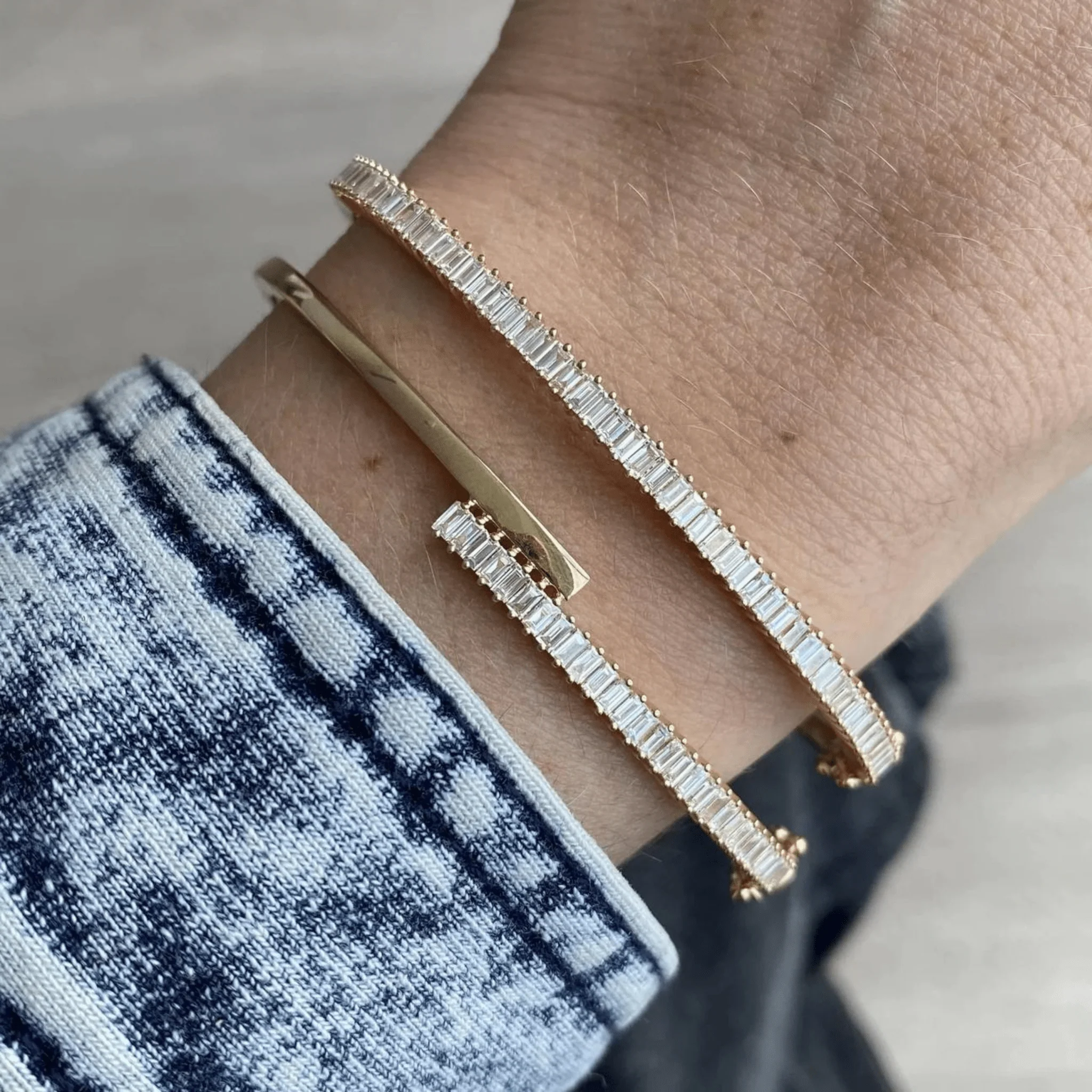 1.35 Carats Diamond Baguette Bangle Bracelet - Image 6