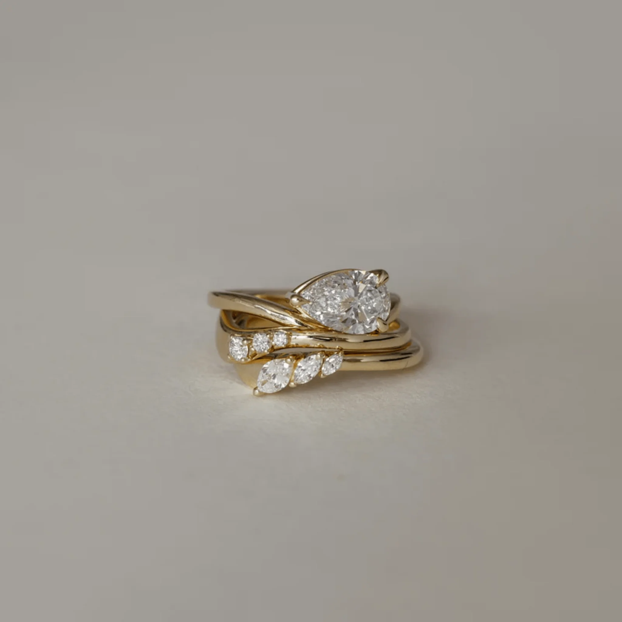 1.50 Carat Pear Cut East West Engagement Ring - Image 4
