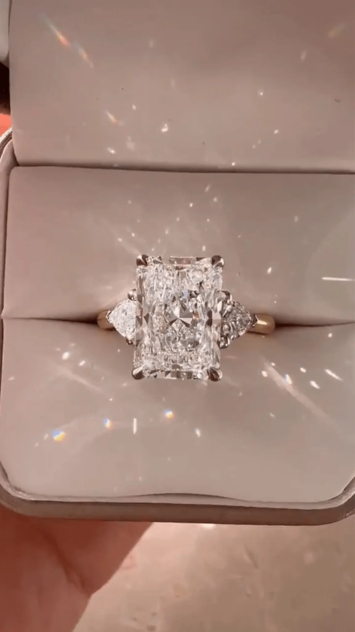 3.00 Carat Radiant Cut Diamond Engagement Ring - Image 7