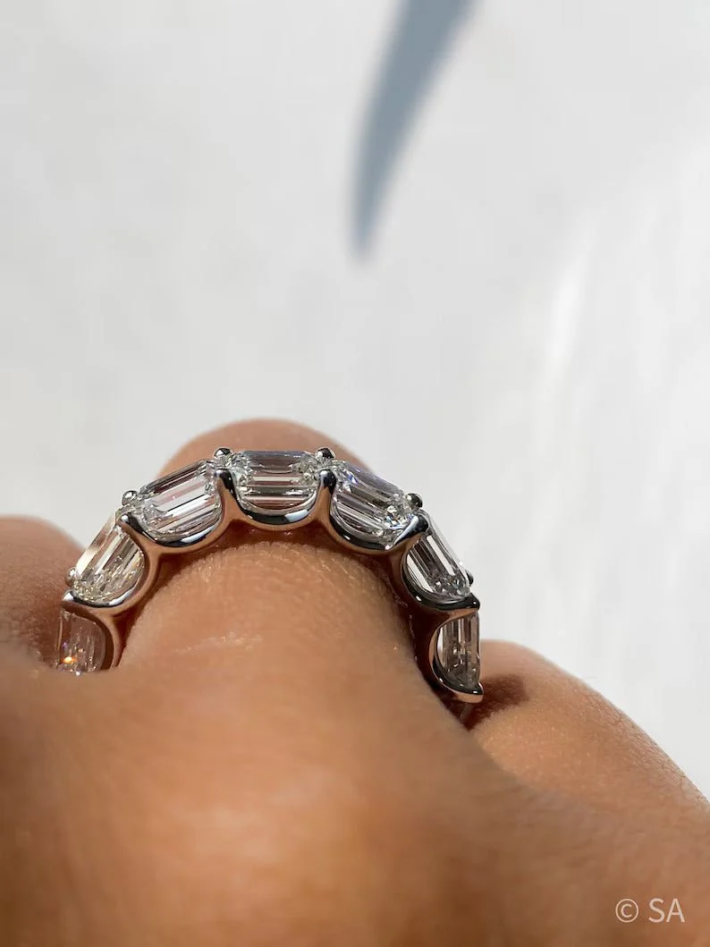 3.50cts East West Emerald Cut Diamond Minimalist Stacking Eternity Band - Image 4