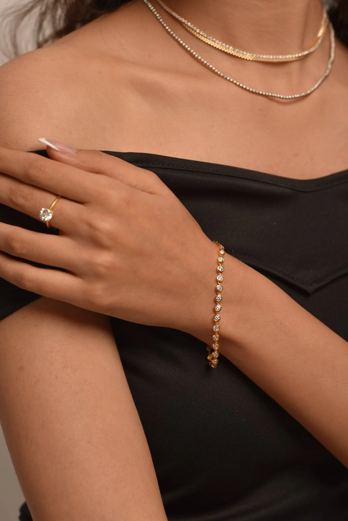 4 Carat Bezel Set Round Cut Diamond Gold Minimalist Tennis Bracelet - Image 4