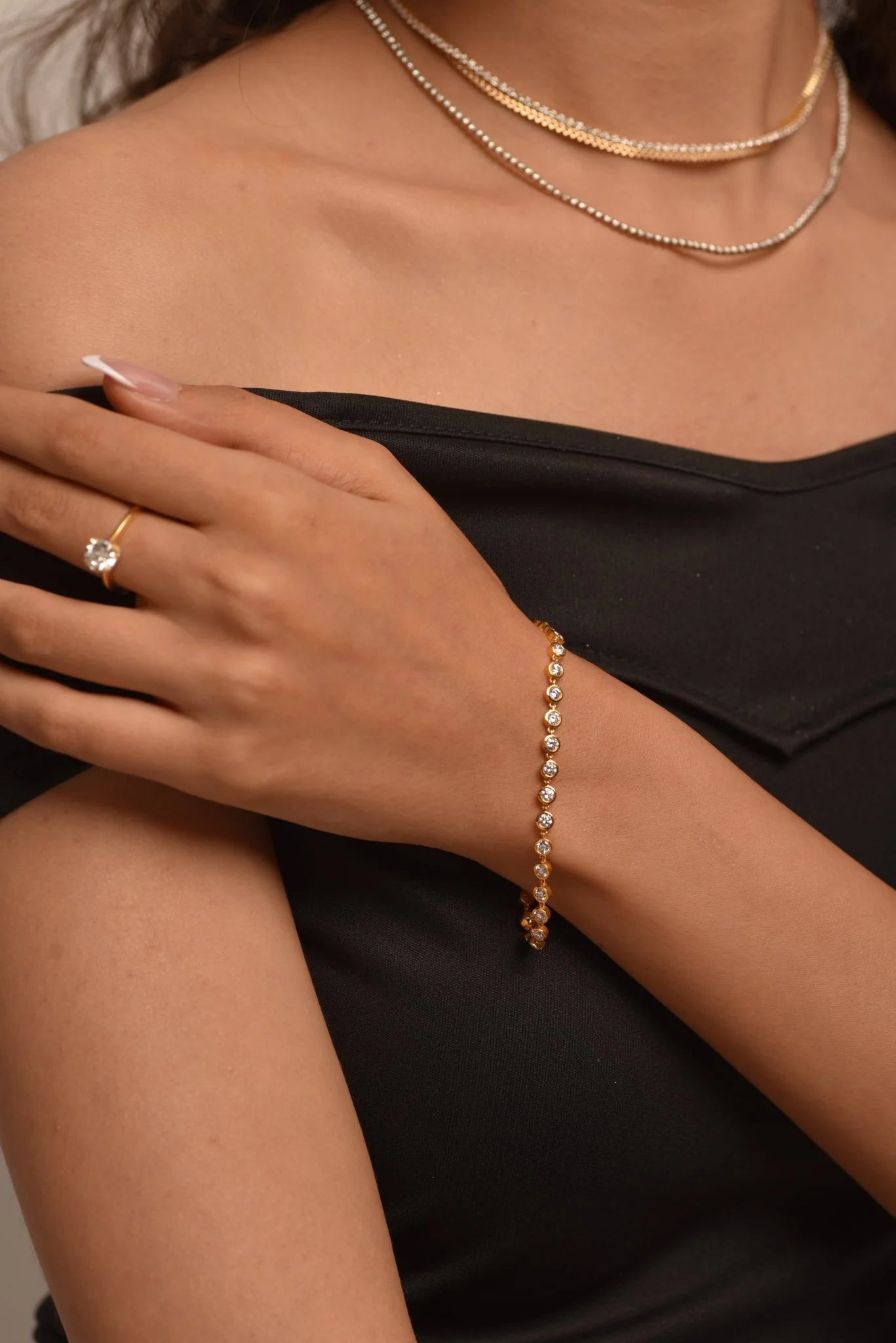 4 Carat Bezel Set Round Cut Diamond Gold Minimalist Tennis Bracelet - Image 5