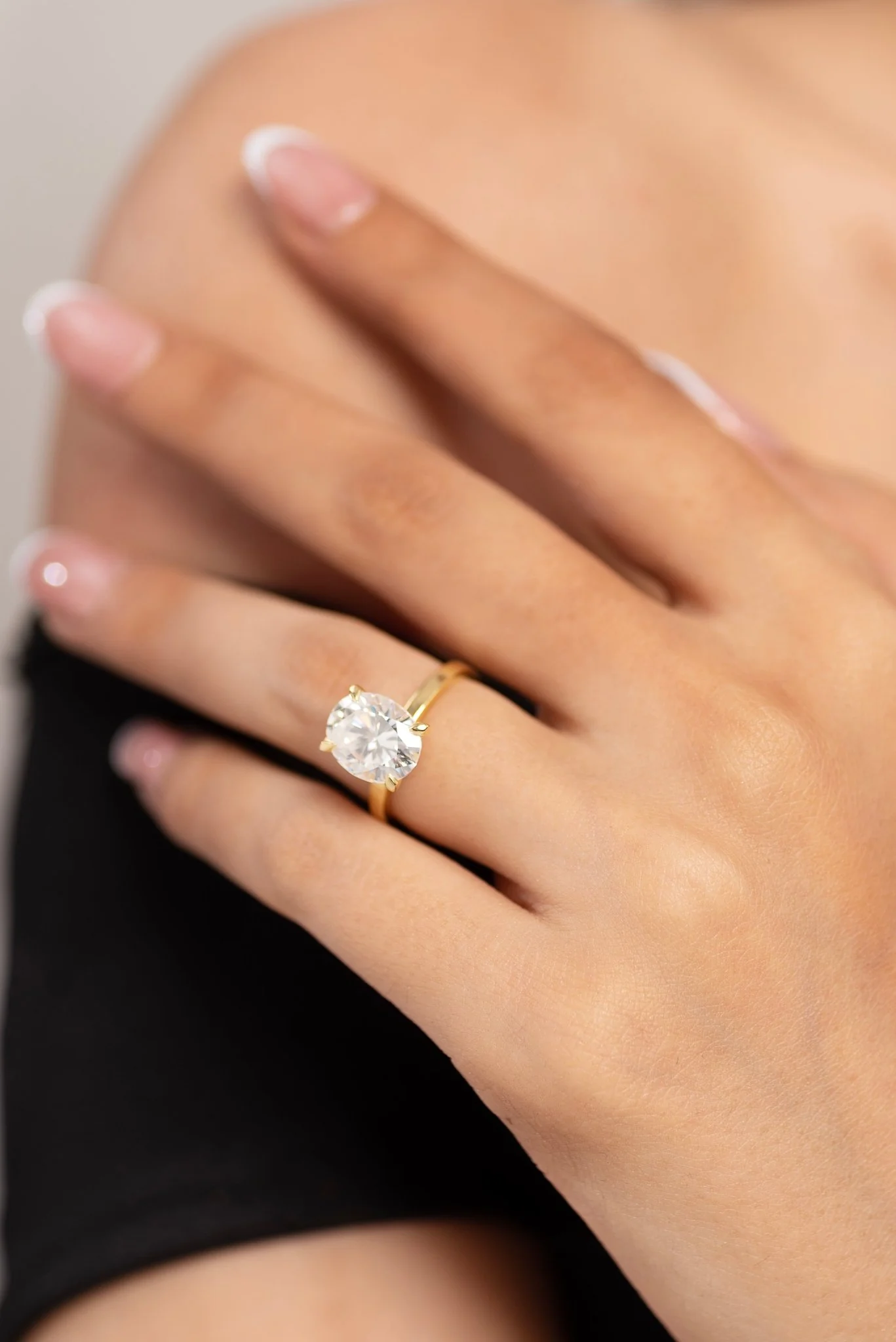 4 Carat Oval Cut Diamond Engagement Ring - Image 4