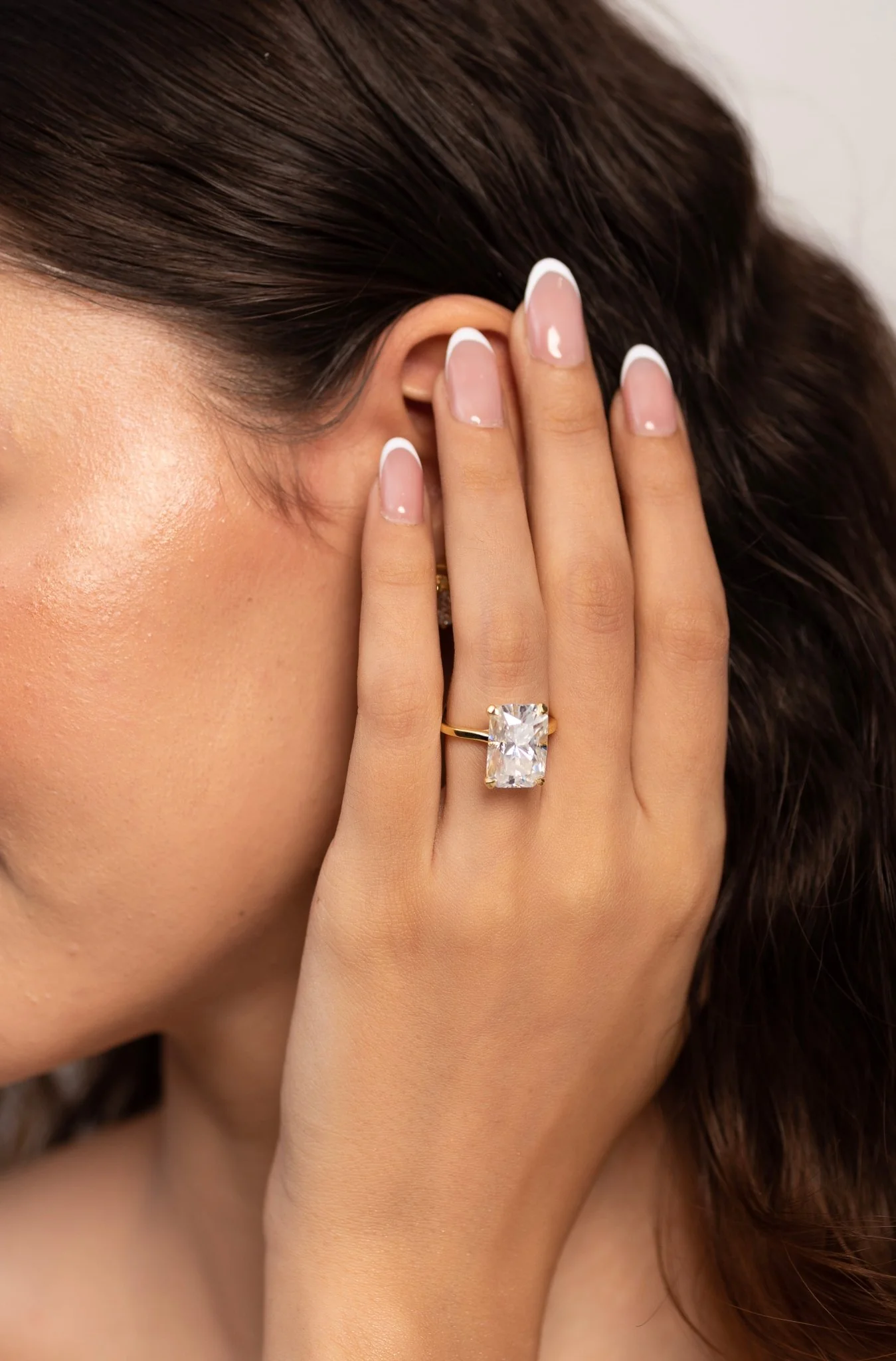 5 Carat Radiant Cut Diamond Solitaire Engagement Ring with Plain Band - Image 3