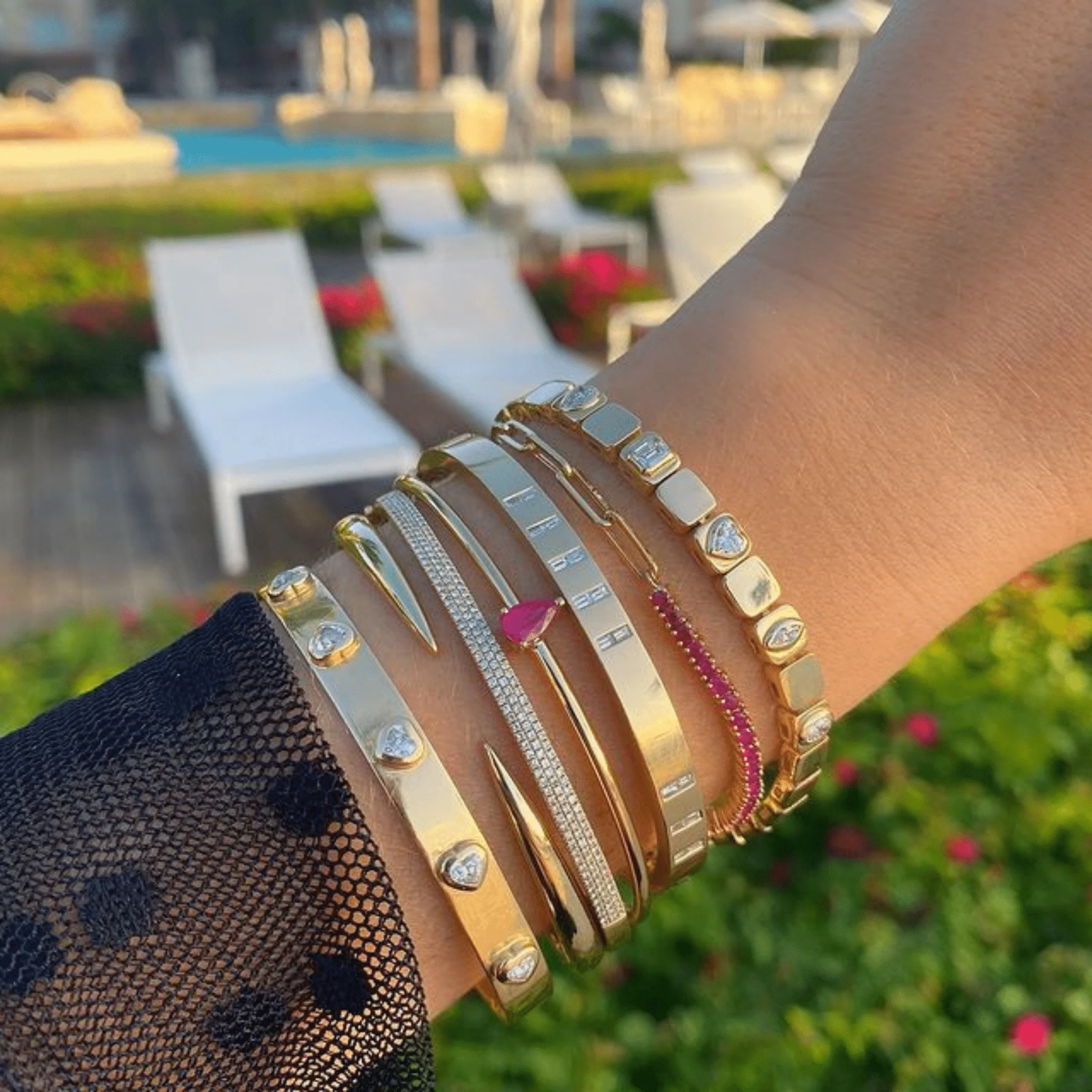 Chevron Front Open Plain Cuff Bangle in Solid Gold - Image 6