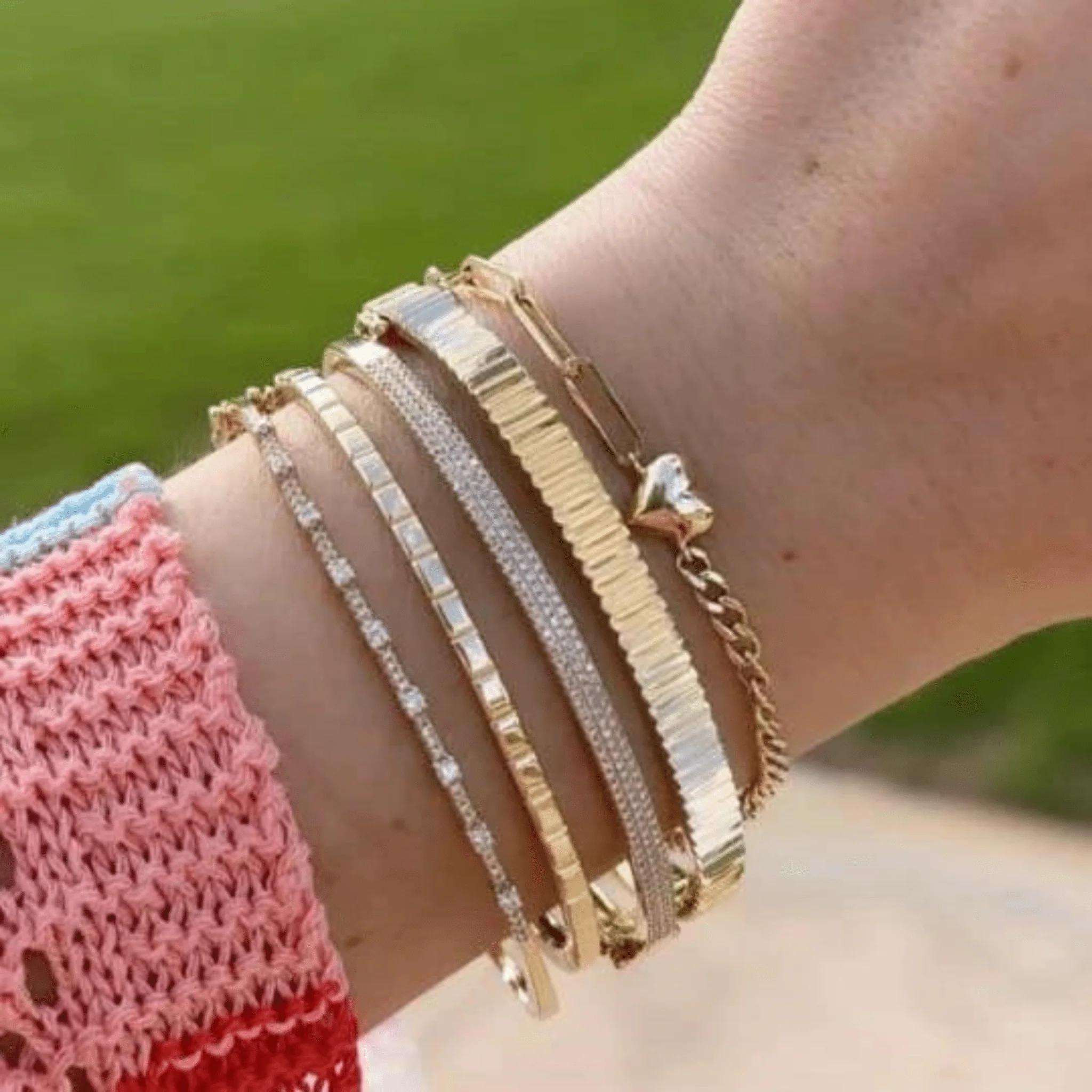 Ribbed Pattern Cuff Bangle in Solid Gold - Image 6