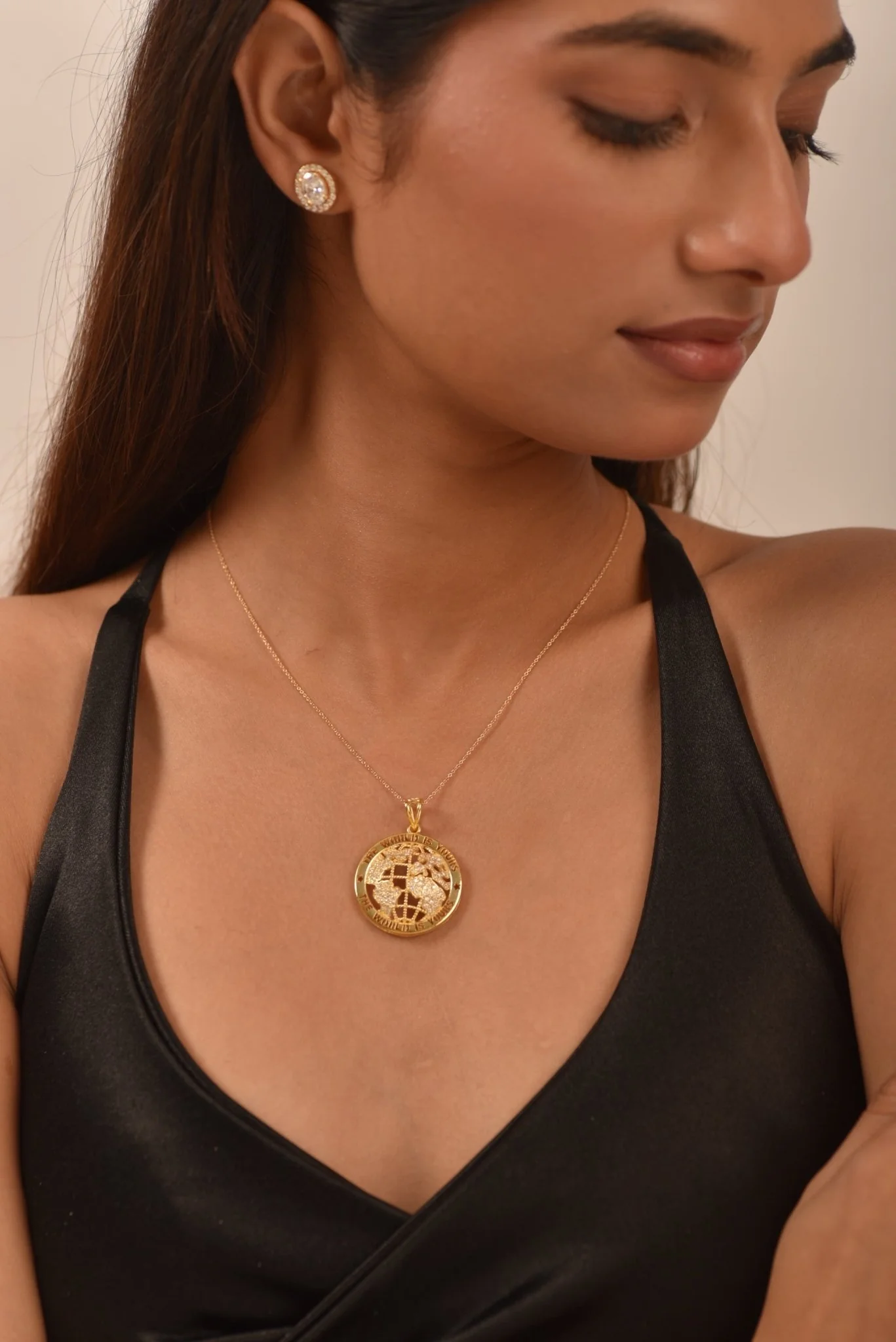The World Is Yours Diamond Globe Pendant Necklace - Image 9